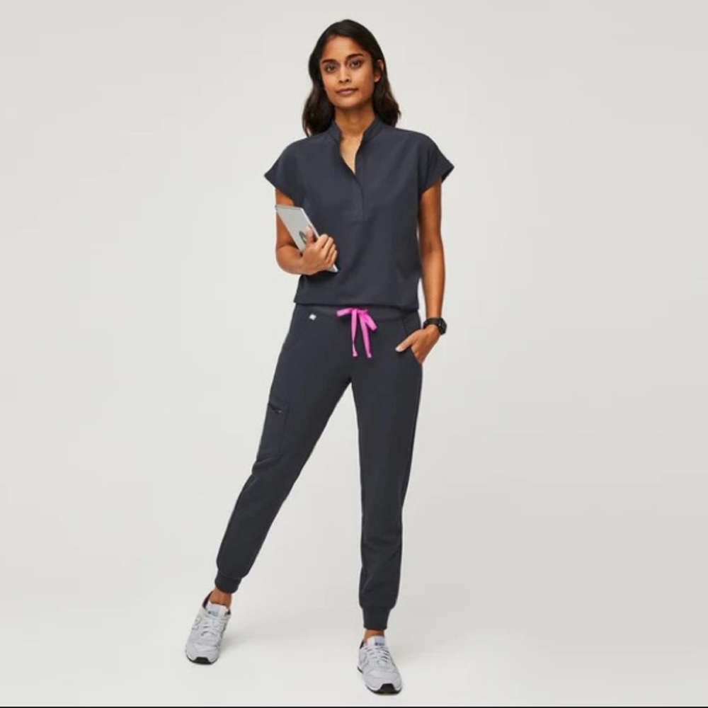 FIGS Rafaela Scrub Top - Night Sky